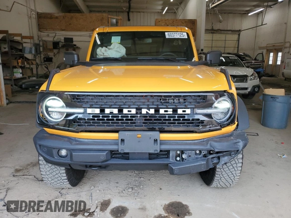 2022 Ford Bronco z VIN 1FMEE5DP6NLA78473, wystawiony jako Copart lot #60377125 z przebiegiem 36 566 mil mil oraz Szkoda całkowita • Salvage title. Historia ofert i sprzedaży dostępna na DreamBid. Obrazek 5.