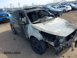 2016 Hyundai Tucson Limited with VIN KM8J33A22GU084298, listed as a IAAI auction lot 41718400 with Not Provided miles. Bid and sale history available at carsss.com. Image 6.
