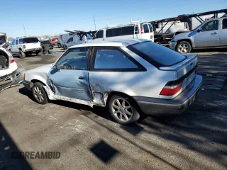 1989 Ford Escort z VIN 1FAPP9090KW279114, wystawiony jako Copart lot #83614994 z przebiegiem 60 585 mil mil oraz Nie do naprawy. Historia ofert i sprzedaży dostępna na DreamBid. Obrazek 2.