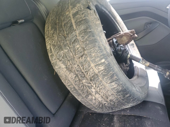 2013 Ford Escape SE с VIN 1FMCU9GX4DUA82835, выставлен на аукционе Copart как лот 58487185 с пробегом Не указан миль и Списание • Salvage title. История ставок и продаж доступна на DreamBid. Изображение 13.