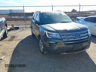 2018 Ford Explorer XLT z VIN 1FM5K7D8XJGA41555, wystawiony jako IAAI lot #41301991 z przebiegiem 46 248 mil mil oraz . Historia ofert i sprzedaży dostępna na DreamBid. Obrazek 1.