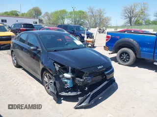 2023 Kia Forte LXS z VIN 3KPF24AD1PE527981, wystawiony jako IAAI lot #42183294 z przebiegiem 30 422 mil mil oraz . Historia ofert i sprzedaży dostępna na DreamBid. Obrazek 1.
