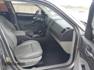 2006 Chrysler 300 Touring z VIN 2C3KA53G26H258427, wystawiony jako IAAI lot #42449071 z przebiegiem 152 223 mil mil oraz . Historia ofert i sprzedaży dostępna na DreamBid. Obrazek 5.