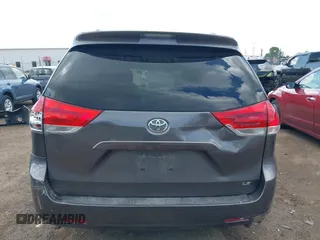 2011 Toyota Sienna LE AAS z VIN 5TDKK3DC3BS166098, wystawiony jako IAAI lot #42594337 z przebiegiem 197 963 mil mil oraz . Historia ofert i sprzedaży dostępna na DreamBid. Obrazek 16.