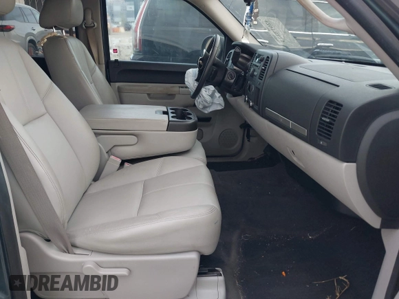 2010 Chevrolet Silverado 1500 LT with VIN 3GCRCSE06AG193321, listed as a IAAI auction lot 42018223 with 210,693 mi miles and . Bid and sale history available at DreamBid. Image 5.