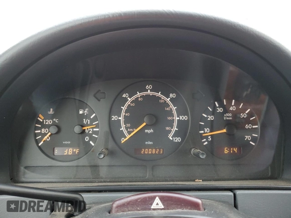 1998 Mercedes-Benz M-Class with VIN 4JGAB54E4WA028593, listed as a Copart auction lot 88130125 with 200,823 mi miles and Clean Title. Bid and sale history available at carsss.com. Image 9.