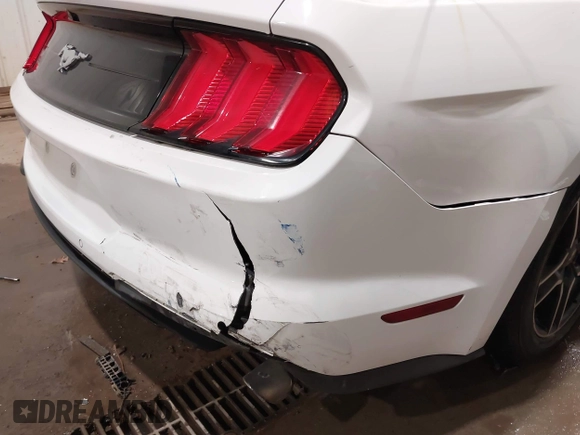 2018 Ford Mustang EcoBoost Premium with VIN 1FATP8UH7J5133467, listed as a IAAI auction lot 41091803 with 75,788 mi miles and . Bid and sale history available at carsss.com. Image 6.
