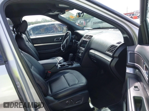 2018 Ford Explorer XLT with VIN 1FM5K7D86JGC27318, listed as a IAAI auction lot 41923567 with 120,333 mi miles and . Bid and sale history available at DreamBid. Image 5.