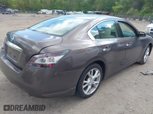 2014 Nissan Maxima S z VIN 1N4AA5APXEC495376, wystawiony jako IAAI lot #42199546 z przebiegiem 87 116 mil mil oraz . Historia ofert i sprzedaży dostępna na DreamBid. Obrazek 4.