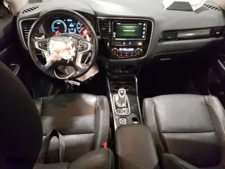 2018 Mitsubishi Outlander PHEV SEL with VIN JA4J24A58JZ055822, listed as a Copart auction lot 65152873 with 69,240 mi miles. Bid and sale history available at carsss.com. Image 8.