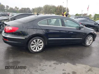 2012 Volkswagen CC R-Line z VIN WVWMP7AN5CE501909, wystawiony jako IAAI lot #39791104 z przebiegiem 217 399 mil mil oraz . Historia ofert i sprzedaży dostępna na DreamBid. Obrazek 12.