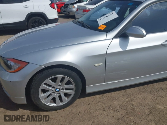2007 BMW 3 Series 328xi with VIN WBAVC93567K033296, listed as a IAAI auction lot 41800964 with 173,764 mi miles. Bid and sale history available at carsss.com. Image 6.