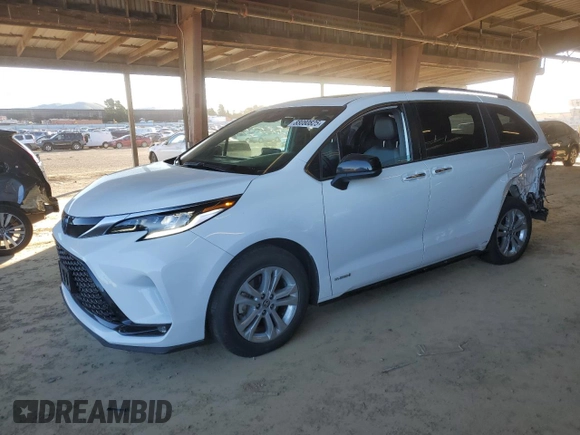 2021 Toyota Sienna XSE with VIN 5TDDSKFC1MS014467, listed as a Copart auction lot 88080825 with 49,199 mi miles and Salvage Title. Bid and sale history available at carsss.com. Image 1.
