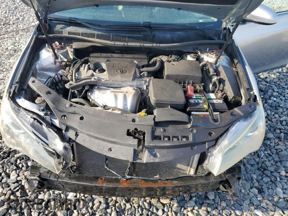 2015 Toyota Camry XLE z VIN 4T1BF1FK6FU058827, wystawiony jako Copart lot #56230185 z przebiegiem 202 052 mil mil oraz Szkoda całkowita • Salvage title. Historia ofert i sprzedaży dostępna na DreamBid. Obrazek 11.