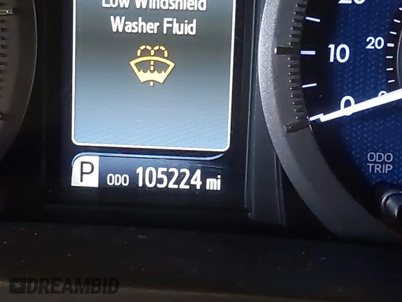 2018 Toyota Sienna XLE Auto Access Seat with VIN 5TDYZ3DC8JS935926, listed as a IAAI auction lot 41630567 with 105,224 mi miles. Bid and sale history available at carsss.com. Image 15.