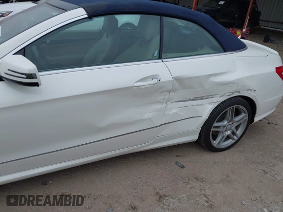 2011 Mercedes-Benz E-Class E 550 with VIN WDDKK7CF7BF108732, listed as a IAAI auction lot 41592820 with 53,640 mi miles. Bid and sale history available at carsss.com. Image 6.