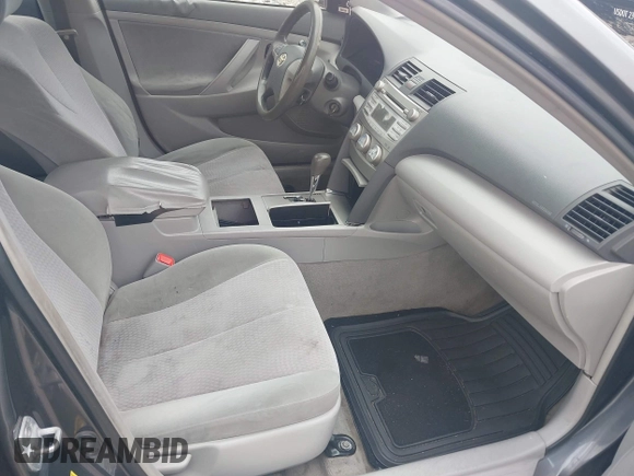 2011 Toyota Camry LE z VIN 4T4BF3EK0BR102446, wystawiony jako IAAI lot #42360776 z przebiegiem 202 324 mil mil oraz . Historia ofert i sprzedaży dostępna na DreamBid. Obrazek 5.