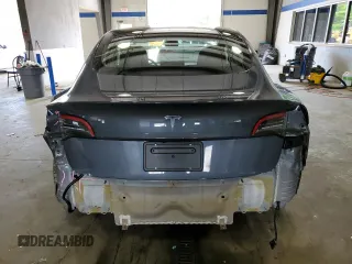 2023 Tesla Model 3 z VIN 5YJ3E1EA5PF658737, wystawiony jako Copart lot #56209345 z przebiegiem 10 226 mil mil oraz Szkoda całkowita • Salvage title. Historia ofert i sprzedaży dostępna na DreamBid. Obrazek 6.