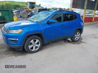 2018 Jeep Compass Altitude z VIN 3C4NJDBB0JT142314, wystawiony jako IAAI lot #42208895 z przebiegiem 119 459 mil mil oraz . Historia ofert i sprzedaży dostępna na DreamBid. Obrazek 2.