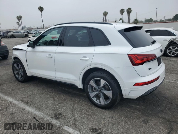 2024 Audi Q5 Premium Plus with VIN WA1BBAFY9R2147404, listed as a Copart auction lot 60261915 with 3,201 mi miles and Salvage title. Bid and sale history available at DreamBid. Image 2.