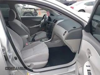 2010 Toyota Corolla z VIN JTDBU4EE8A9117685, wystawiony jako IAAI lot #41725173 z przebiegiem 96 555 mil mil oraz . Historia ofert i sprzedaży dostępna na DreamBid. Obrazek 5.