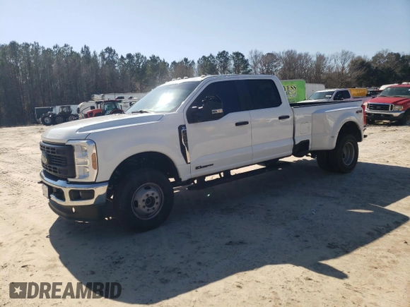 2024 Ford F-350 XL with VIN 1FT8W3DT0REE67068, listed as a Copart auction lot 43037035 with 16,371 mi miles and Salvage Title. Bid and sale history available at DreamBid. Image 1.