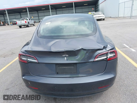 2023 Tesla Model 3 z VIN 5YJ3E1EA1PF449575, wystawiony jako IAAI lot #42457119 z przebiegiem 51 084 mil mil oraz . Historia ofert i sprzedaży dostępna na DreamBid. Obrazek 16.