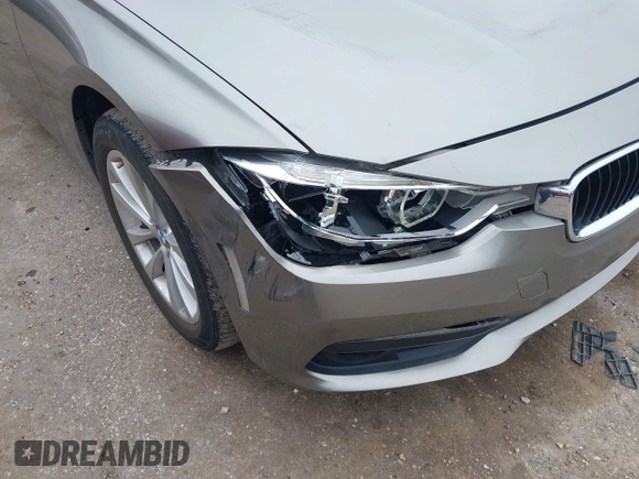 2018 BMW 3 Series 320i with VIN WBA8E1G51JNU92342, listed as a IAAI auction lot 41641934 with 27,477 mi miles. Bid and sale history available at carsss.com. Image 6.