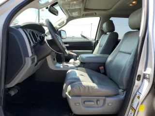 2013 Toyota Tundra Limited z VIN 5TFFY5F16DX135805, wystawiony jako Copart lot #59296995 z przebiegiem 151 310 mil mil oraz Szkoda całkowita • Salvage title. Historia ofert i sprzedaży dostępna na DreamBid. Obrazek 7.