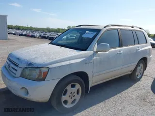 2004 Toyota Highlander with VIN JTEDP21A040026826, listed as a IAAI auction lot 42032986 with 229,870 mi miles. Bid and sale history available at carsss.com. Image 2.