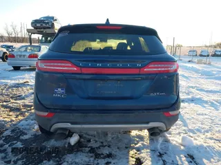 2017 Lincoln MKC Reserve with VIN 5LMTJ3DHXHUL03246, listed as a IAAI auction lot 41300071 with 125,326 mi miles. Bid and sale history available at carsss.com. Image 16.
