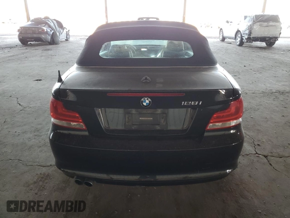 2012 BMW 1 Series 128i z VIN WBAUL7C55CVM81442, wystawiony jako Copart lot #48888025 z przebiegiem 203 619 mil mil oraz Czysty tytuł • Clean title. Historia ofert i sprzedaży dostępna na DreamBid. Obrazek 6.