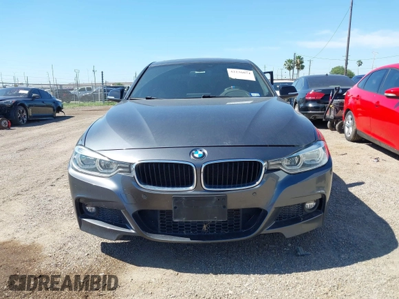 2018 BMW 3 Series с VIN WBA8F1C54JAE92929, выставлен на аукционе IAAI как лот 42236074 с пробегом 87 285 миль миль и . История ставок и продаж доступна на DreamBid. Изображение 12.