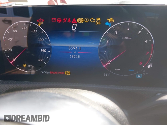 2025 Mercedes-Benz CLA 250 z VIN W1K5J4GB5SN513578, wystawiony jako IAAI lot #42120213 z przebiegiem 18 216 mil mil oraz . Historia ofert i sprzedaży dostępna na DreamBid. Obrazek 7.
