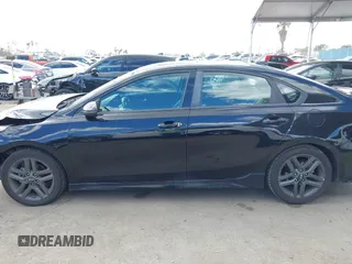2021 Kia Forte GT-Line with VIN 3KPF34AD2ME272864, listed as a IAAI auction lot 41917512 with 62,610 mi miles. Bid and sale history available at carsss.com. Image 15.