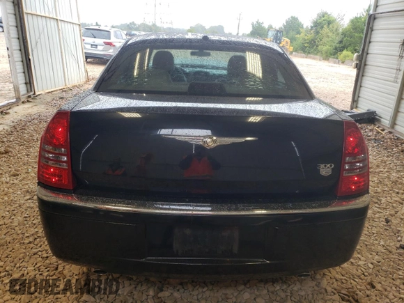 2006 Chrysler 300 C with VIN 2C3KA63H66H400714, listed as a Copart auction lot 71831914 with 288,577 mi miles and Salvage Title. Bid and sale history available at carsss.com. Image 6.