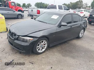 2006 BMW 3 Series 325i z VIN WBAVB13516KR64646, wystawiony jako IAAI lot #42387802 z przebiegiem 197 143 mil mil oraz . Historia ofert i sprzedaży dostępna na DreamBid. Obrazek 2.