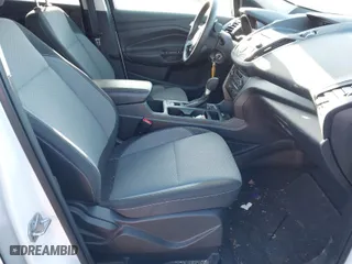 2017 Ford Escape SE with VIN 1FMCU9GD4HUB78704, listed as a IAAI auction lot 41993086 with 137,722 mi miles. Bid and sale history available at carsss.com. Image 5.