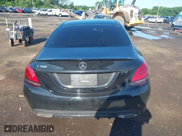 2021 Mercedes-Benz C 300 с VIN W1KWF8DB9MR642629, выставлен на аукционе IAAI как лот 42546566 с пробегом 16 002 миль миль и . История ставок и продаж доступна на DreamBid. Изображение 16.