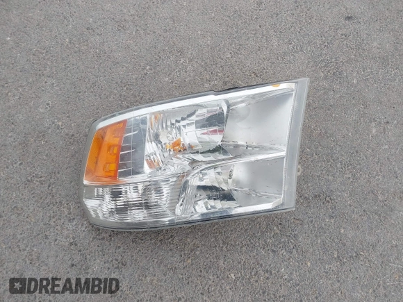 2024 Ford Maverick XLT z VIN 3FTTW8H30RRB53550, wystawiony jako IAAI lot #42247790 z przebiegiem 3 233 mil mil oraz . Historia ofert i sprzedaży dostępna na DreamBid. Obrazek 12.