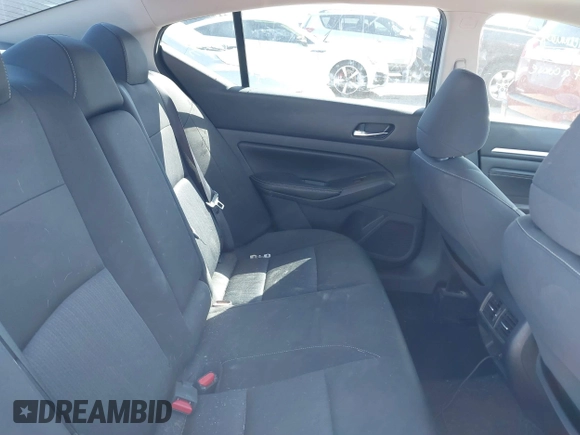 2019 Nissan Altima 2.5 SV with VIN 1N4BL4DVXKN306325, listed as a IAAI auction lot 41731601 with 66,883 mi miles. Bid and sale history available at carsss.com. Image 8.