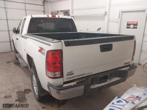 2011 GMC Sierra 1500 SLE with VIN 1GTR2VE37BZ364660, listed as a IAAI auction lot 41343595 with 142,019 mi miles. Bid and sale history available at carsss.com. Image 3.