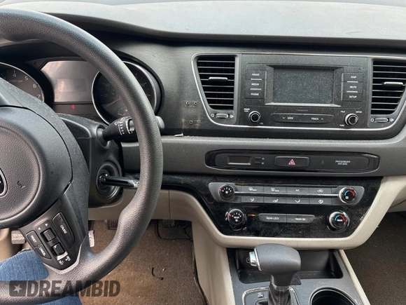 2018 Kia Sedona L with VIN KNDMA5C17J6403388, listed as a Copart auction lot 47965185 with 159,896 mi miles and Clean Title. Bid and sale history available at carsss.com. Image 9.