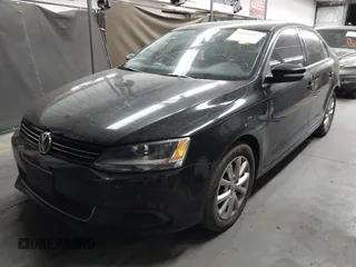 2013 Volkswagen Jetta SE with VIN 3VWDX7AJ8DM258179, listed as a IAAI auction lot 42184402 with 105,807 mi miles and . Bid and sale history available at DreamBid. Image 2.