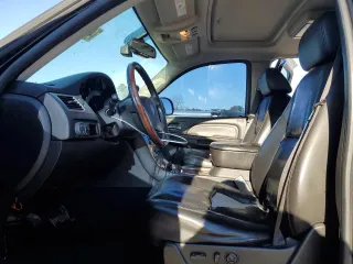 2007 Cadillac Escalade z VIN 1GYFK638X7R400611, wystawiony jako Copart lot #45345495 z przebiegiem 225 854 mil mil oraz Szkody całkowita. Historia ofert i sprzedaży dostępna na DreamBid. Obrazek 7.