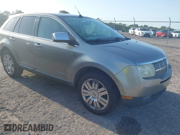 2008 Lincoln MKX z VIN 2LMDU88C28BJ18533, wystawiony jako IAAI lot #42273562 z przebiegiem 154 752 mil mil oraz . Historia ofert i sprzedaży dostępna na DreamBid. Obrazek 1.