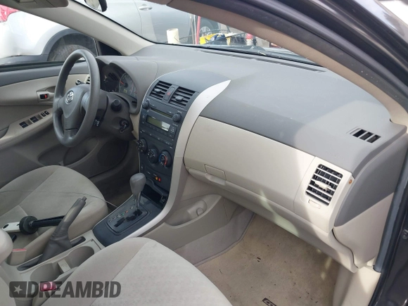 2009 Toyota Corolla z VIN 1NXBU40E19Z033512, wystawiony jako IAAI lot #41810775 z przebiegiem 101 752 mil mil oraz . Historia ofert i sprzedaży dostępna na DreamBid. Obrazek 5.