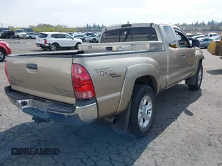 2006 Toyota Tacoma PreRunner with VIN 5TETU62N36Z164347, listed as a IAAI auction lot 41862319 with 395,554 mi miles. Bid and sale history available at carsss.com. Image 4.