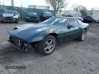 1992 Chevrolet Corvette z VIN 1G1YY23P9N5107499, wystawiony jako IAAI lot #42155734 z przebiegiem 71 080 mil mil oraz . Historia ofert i sprzedaży dostępna na DreamBid. Obrazek 2.