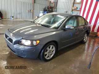 2007 Volvo S40 2.4L z VIN YV1MS382X72259106, wystawiony jako Copart lot #57240215 z przebiegiem 135 448 mil mil oraz Szkody całkowita. Historia ofert i sprzedaży dostępna na DreamBid. Obrazek 1.